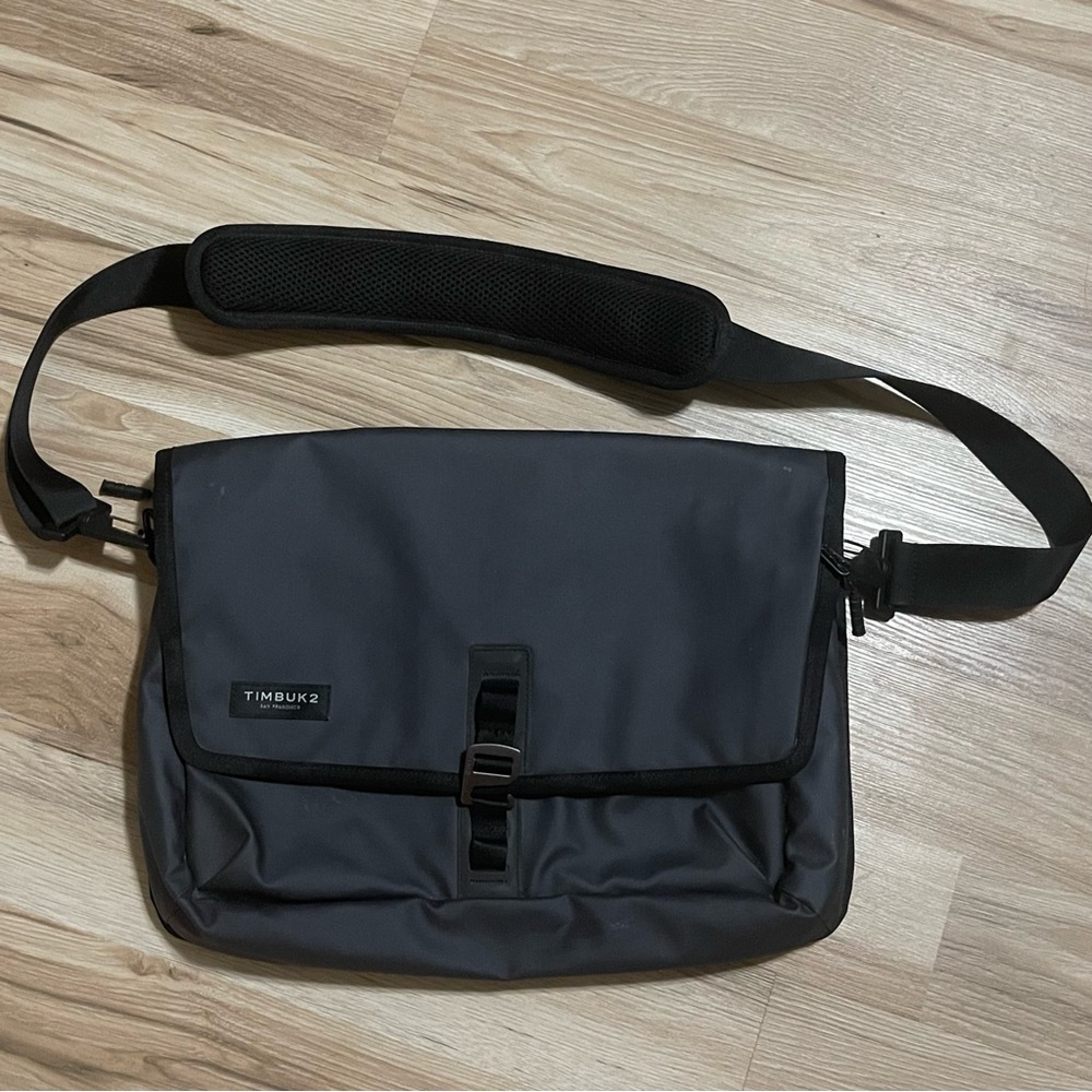 Timbuk2 dark gray laptop bag